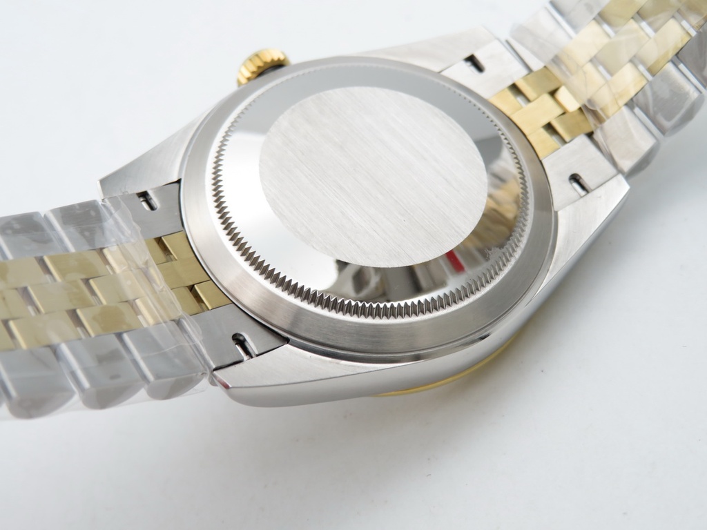 DateJust 126233, 36mm, Gold Plated, White Dial, Stick Markers on Jubilee Bracelet