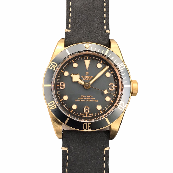 Heritage Black Bay, Bronze Gray, XF, Leather Strap, A5612 V3
